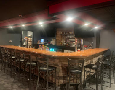 The bar at Trailhead Bar and Grill
